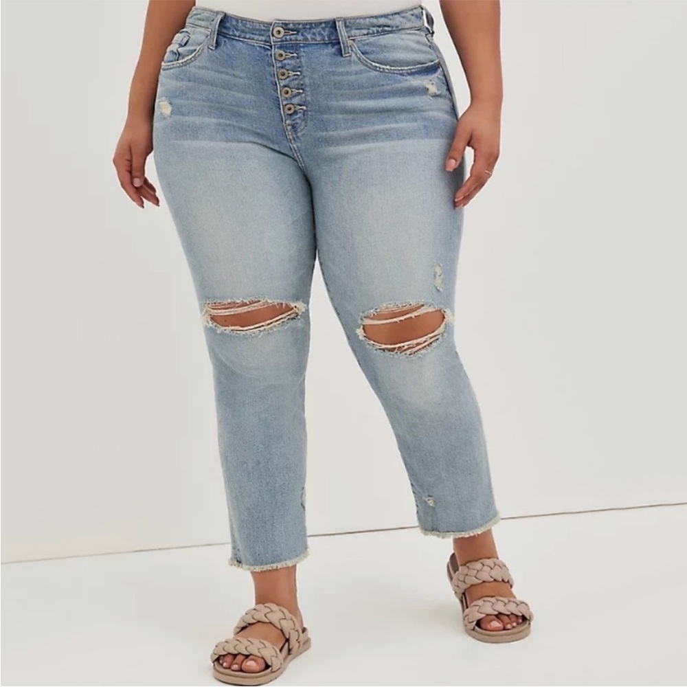 Torrid Stovepipe Straight Classic Denim High-Rise Distressed Jean Size 28 NWT